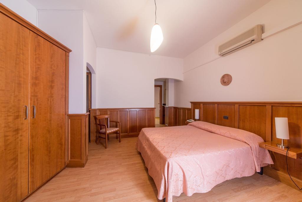 Hotel Del Camerlengo Fara San Martino Bilik gambar
