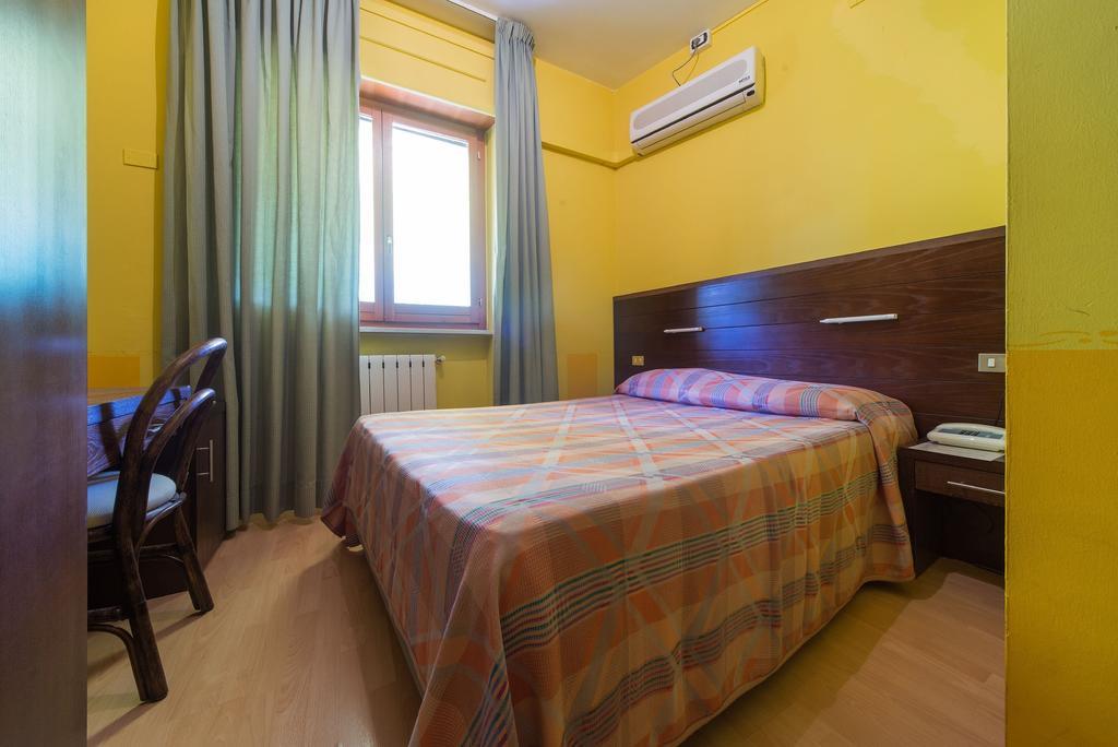 Hotel Del Camerlengo Fara San Martino Bilik gambar